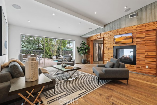 Detail Gallery Image 9 of 20 For 2744 Cardwell Pl, Los Angeles,  CA 90046 - 3 Beds | 3/1 Baths