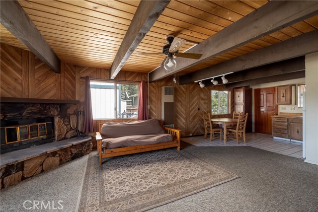 Detail Gallery Image 3 of 28 For 42587 Falcon Ave, Big Bear Lake,  CA 92315 - 2 Beds | 2 Baths