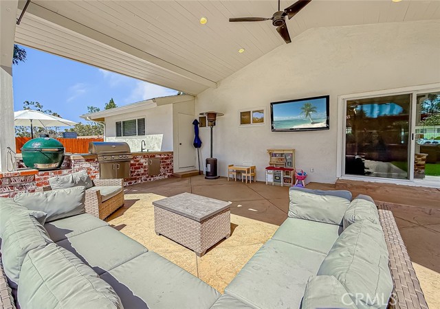 843 Encino Vista Drive, Thousand Oaks CA: https://media.crmls.org/medias/af154f10-75b2-408c-bc44-8fae3f572d44.jpg