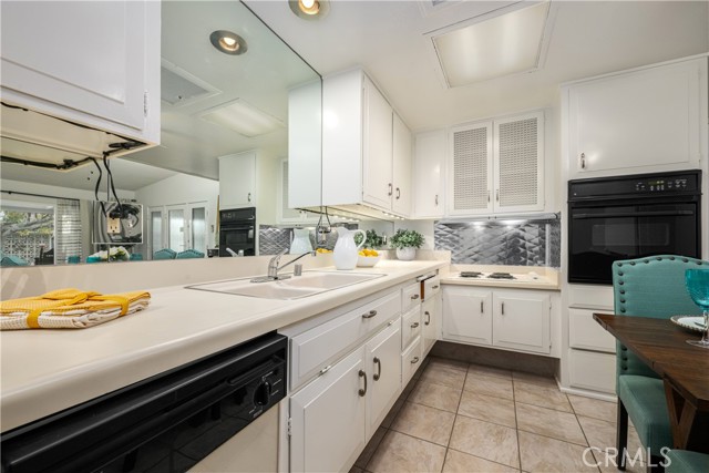 Detail Gallery Image 5 of 18 For 1351 Oakmont 148k,  Seal Beach,  CA 90740 - 2 Beds | 1 Baths