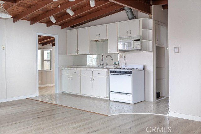 Detail Gallery Image 8 of 20 For 351 Nevis St, Morro Bay,  CA 93442 - 2 Beds | 1/1 Baths