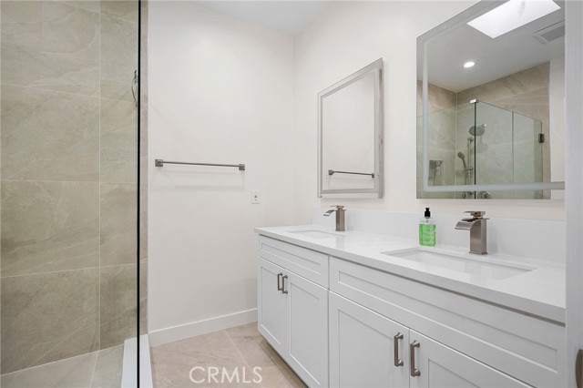 Detail Gallery Image 12 of 19 For 13012 Hartland, North Hollywood,  CA 91605 - 2 Beds | 1 Baths