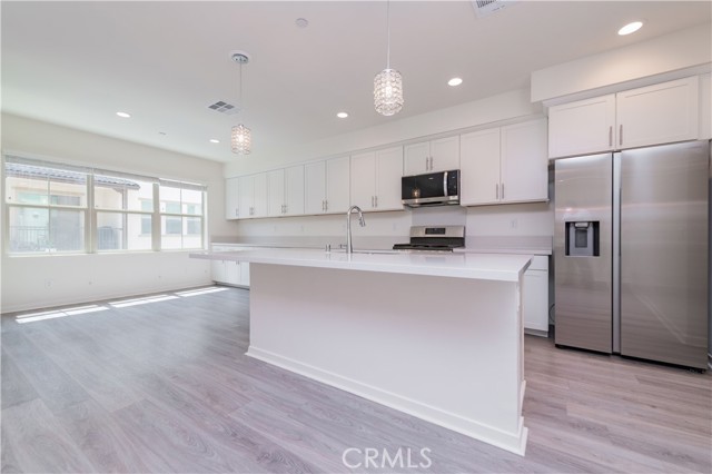 305 autumn sage, Lake Forest CA: https://media.crmls.org/medias/af1653c4-f3bb-4ea9-b69b-9f27936cb93b.jpg