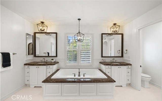 31 Prairie, Irvine CA: https://media.crmls.org/medias/af165f01-a8b4-4aaa-834a-cb356d05efa4.jpg