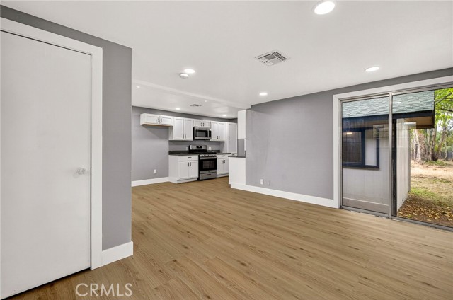 Image 11 of 50 For 7040 Fulton
