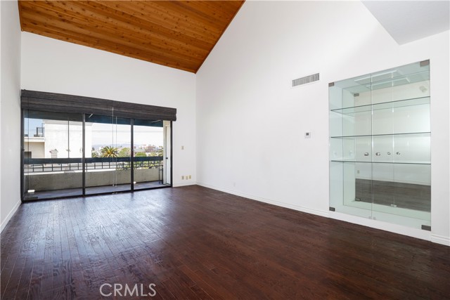 435 S La Fayette Park Place, Los Angeles CA: https://media.crmls.org/medias/af174301-6caa-43d3-bc7e-214ad5dd5655.jpg