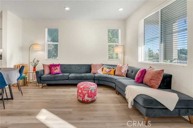 Detail Gallery Image 10 of 47 For 11753 Florence Ave #5,  Santa Fe Springs,  CA 90670 - 2 Beds | 3 Baths