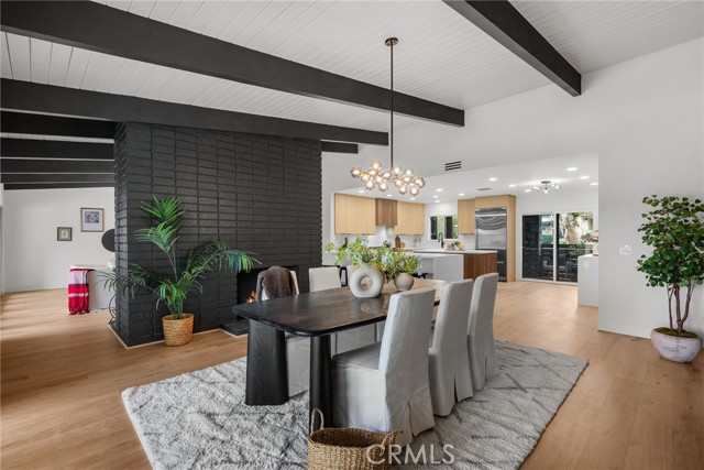 24201 Caris Street, Woodland Hills CA: https://media.crmls.org/medias/af187966-d28f-4e67-bc4d-94cd6237dce7.jpg