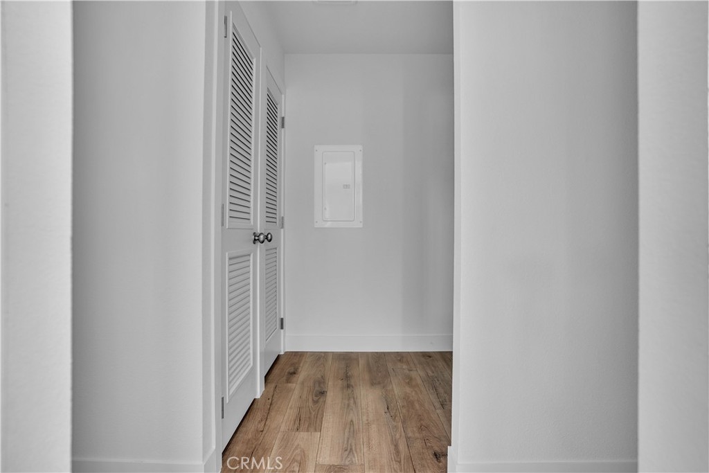 https://media.crmls.org/medias/af18e81c-448d-4285-b767-fdaf93a6a6a0.jpg?preset=X-Large