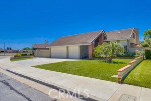 8712 Larthorn Dr, Huntington Beach, CA 92646