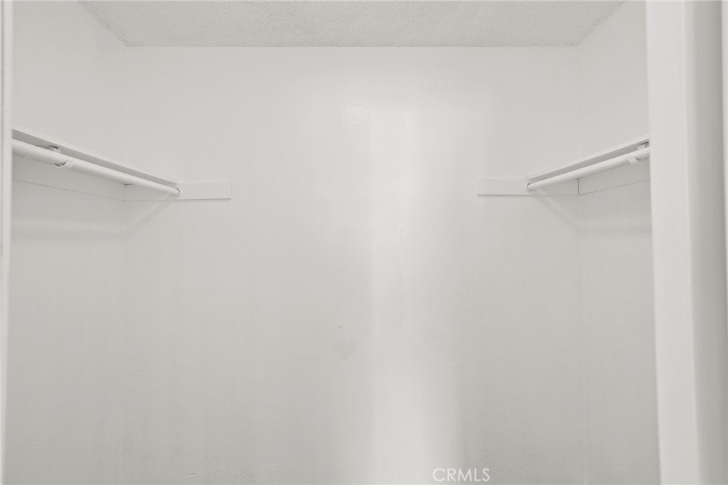 https://media.crmls.org/medias/af1a561f-7767-49d1-9877-2b3c94ff2a6d.jpg?preset=X-Large