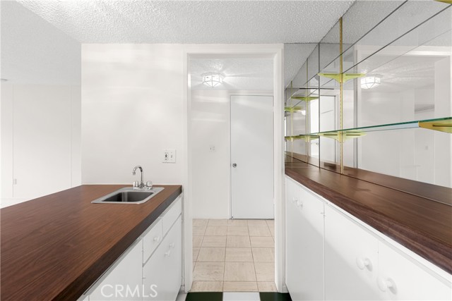 5330 Lindley Avenue, Encino CA: https://media.crmls.org/medias/af1aae9d-3657-4365-b361-0e86c0705f56.jpg