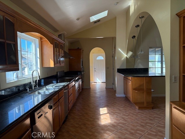 Detail Gallery Image 6 of 24 For 10735 Lesterford, Downey,  CA 90241 - 3 Beds | 2 Baths