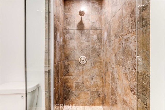 Detail Gallery Image 33 of 52 For 1440 Holbrook St, Eagle Rock,  CA 90041 - 3 Beds | 3/1 Baths