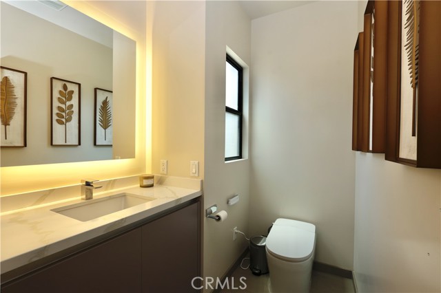 Detail Gallery Image 5 of 20 For 18703 Redwing St, Tarzana,  CA 91356 - 3 Beds | 2/1 Baths
