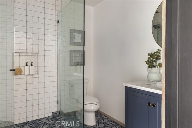 Detail Gallery Image 15 of 22 For 340 Crystal Lake Rd, Big Bear Lake,  CA 92315 - 4 Beds | 3 Baths