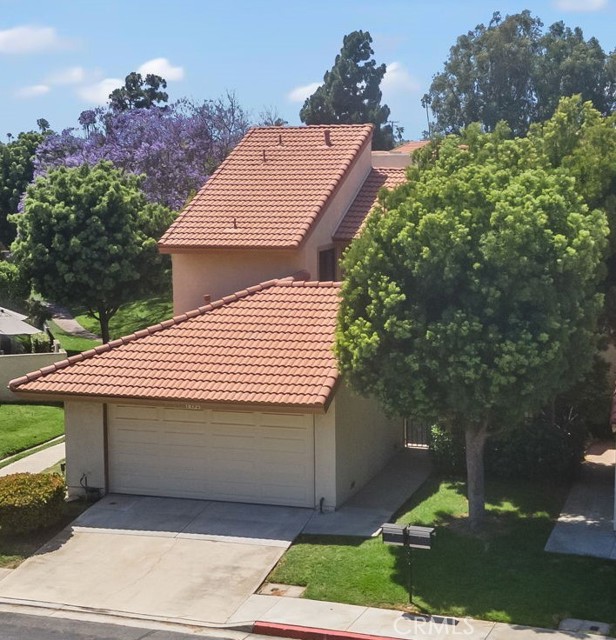 Image 5 of 60 For 18325 Gum Tree Lane