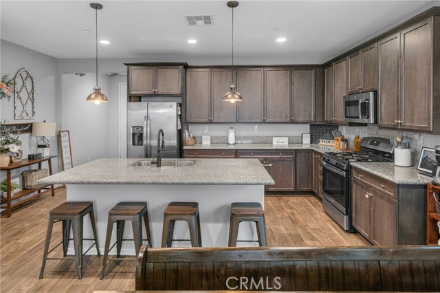 Detail Gallery Image 8 of 34 For 582 Clarence Muse Loop, Perris,  CA 92570 - 4 Beds | 2 Baths