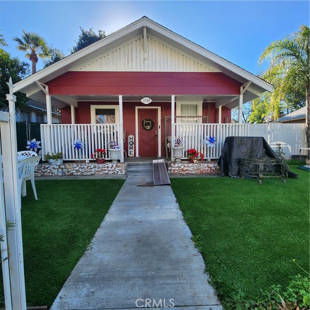 4280 9th, Riverside CA: https://media.crmls.org/medias/af1f64bb-65c7-49f8-a1ad-28f418702235.jpg