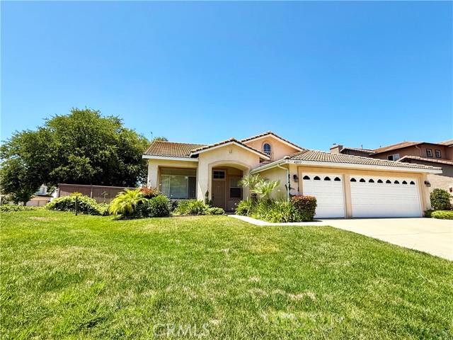 Detail Gallery Image 1 of 18 For 42977 Calle Londe, Temecula,  CA 92592 - 4 Beds | 2 Baths