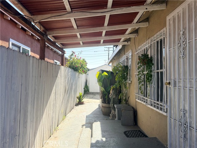 Detail Gallery Image 15 of 30 For 1318 E 100th St, Los Angeles,  CA 90002 - 3 Beds | 2 Baths