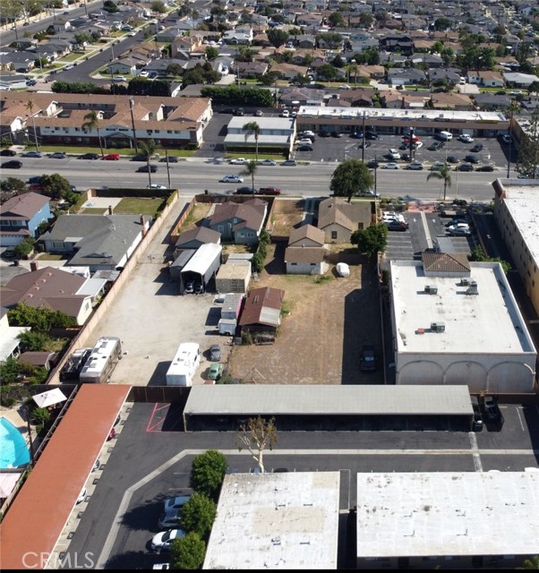 10505 Artesia Blvd., Bellflower CA: https://media.crmls.org/medias/af205510-e8a0-45cd-b6dd-445797fc4dd1.jpg