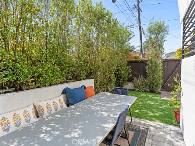 Detail Gallery Image 30 of 32 For 3506 Blossom Ln #C,  Redondo Beach,  CA 90278 - 3 Beds | 2/1 Baths