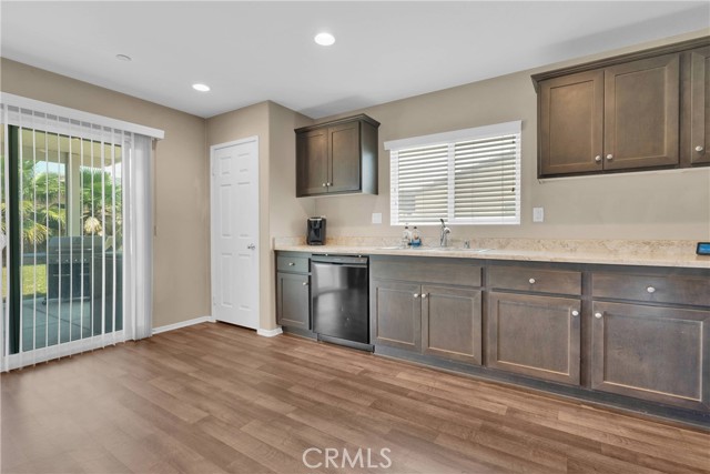10562 Chevron Court, Adelanto CA: https://media.crmls.org/medias/af20e4fb-4936-4bbd-9626-e63450ee28e2.jpg