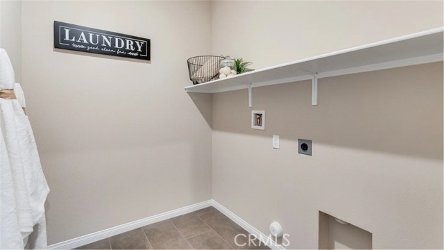 Detail Gallery Image 14 of 16 For 14217 Rollins St, Hesperia,  CA 92345 - 4 Beds | 2 Baths