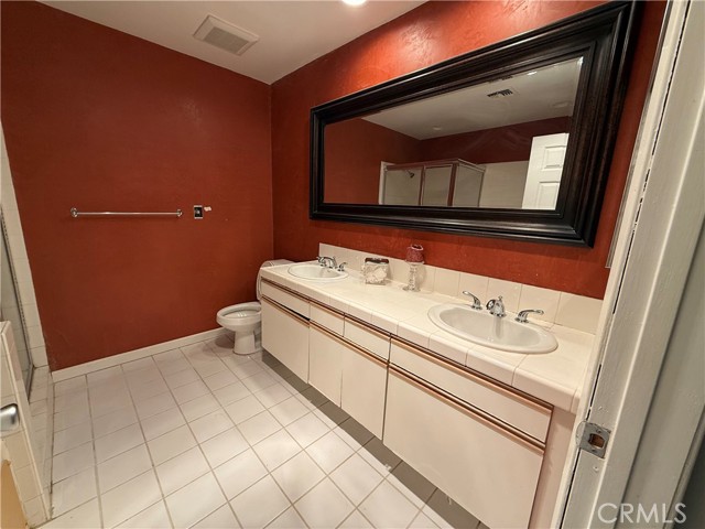 1240 S Corning, Los Angeles CA: https://media.crmls.org/medias/af229cc9-ba06-4412-8eaa-ae0009ce3431.jpg