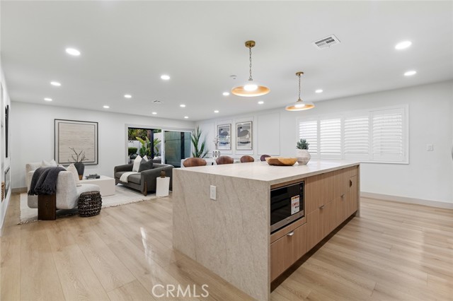 Detail Gallery Image 15 of 42 For 15361 Pickford St, Westminster,  CA 92683 - 3 Beds | 3 Baths