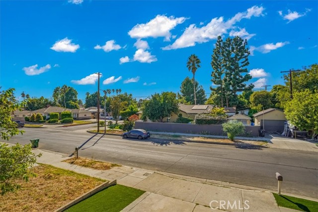 Detail Gallery Image 2 of 20 For 8046 Oso Ave, Winnetka,  CA 91306 - 4 Beds | 3 Baths