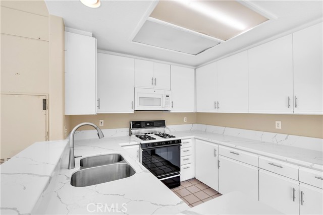 Detail Gallery Image 2 of 28 For 154 Cinnamon Teal, Aliso Viejo,  CA 92656 - 2 Beds | 2 Baths