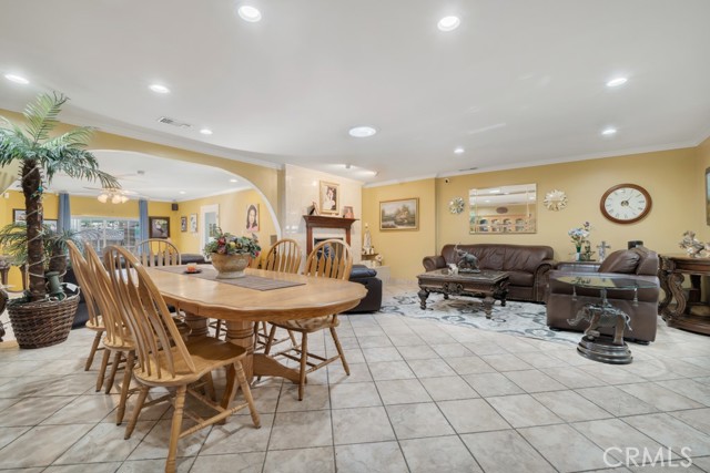 Detail Gallery Image 10 of 49 For 16646 Tribune St, Granada Hills,  CA 91344 - 4 Beds | 3 Baths