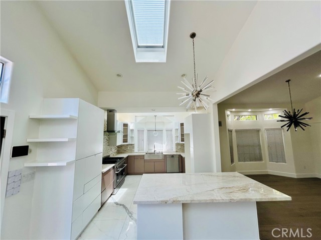 Detail Gallery Image 11 of 37 For 565 N Pasadena Ave, Pasadena,  CA 91103 - 3 Beds | 2/1 Baths