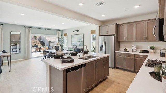 Detail Gallery Image 8 of 12 For 23316 Copa De Oro Ct, Wildomar,  CA 92595 - 5 Beds | 3 Baths