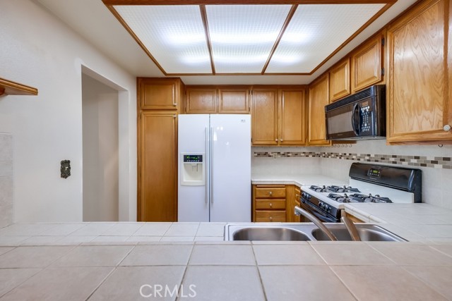 Detail Gallery Image 20 of 62 For 4194 Higuera St, Culver City,  CA 90232 - 2 Beds | 2/1 Baths