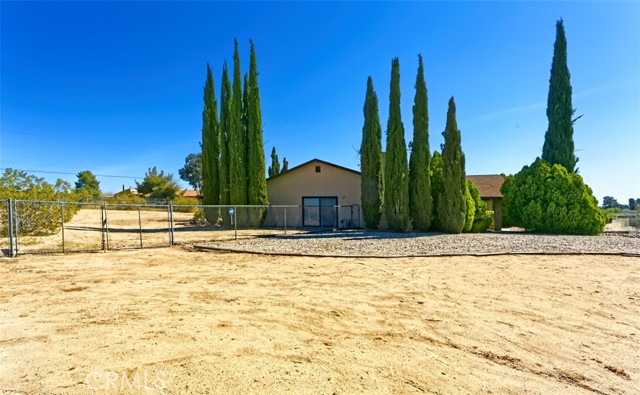 Detail Gallery Image 15 of 45 For 15490 Mondamon, Apple Valley,  CA 92307 - 4 Beds | 2 Baths