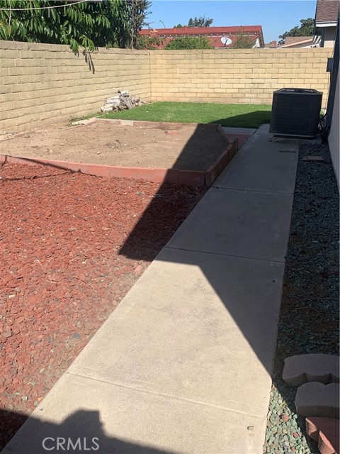 Detail Gallery Image 20 of 25 For 183 S Barbara Way, Anaheim,  CA 92806 - 4 Beds | 2 Baths