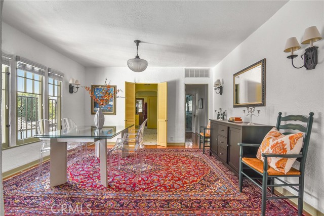 Detail Gallery Image 8 of 38 For 8246 4th St, Los Angeles,  CA 90048 - 2 Beds | 2 Baths