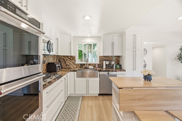 Detail Gallery Image 9 of 46 For 1301 Cameo Dr, Tustin,  CA 92780 - 4 Beds | 2 Baths