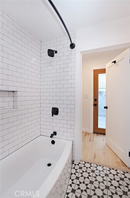 Image 53 of 71 For 1361 Armadale Avenue