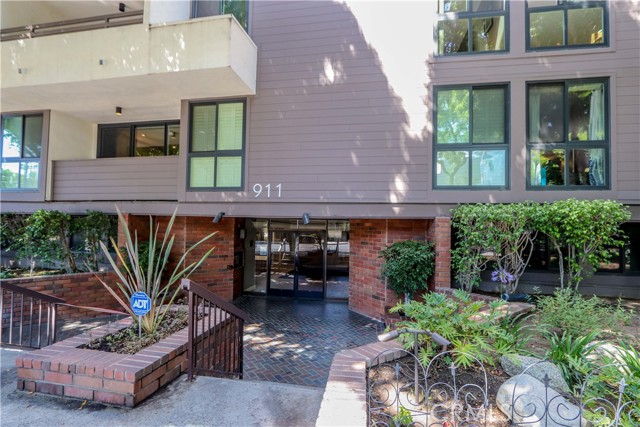 Detail Gallery Image 33 of 34 For 911 N Kings Rd #118,  West Hollywood,  CA 90069 - 2 Beds | 2 Baths