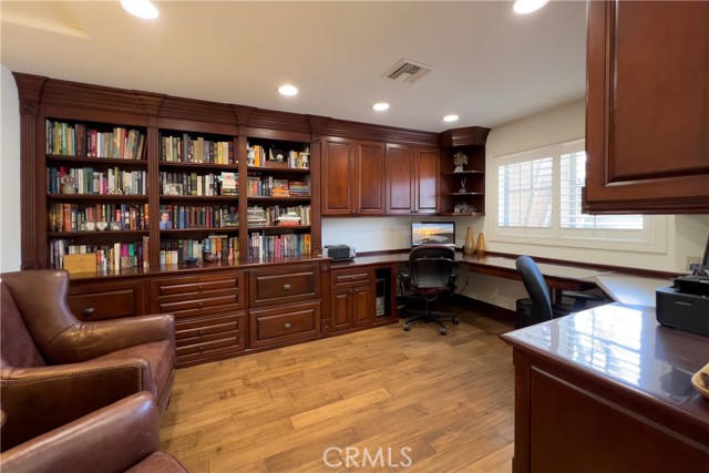 1706 Port Margate Place, Newport Beach CA: https://media.crmls.org/medias/af2db900-a78c-4e98-9c67-1bab483edb25.jpg