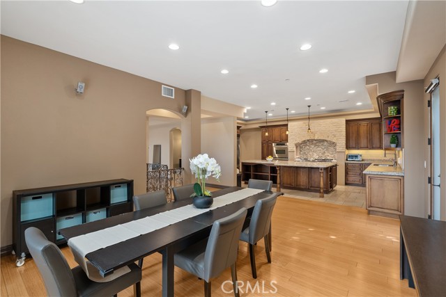 4630 Esparto Street, Woodland Hills CA: https://media.crmls.org/medias/af2e5a29-5b6b-44e9-933f-e874f077f044.jpg