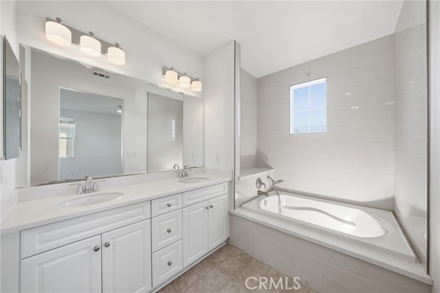 Detail Gallery Image 16 of 27 For 2830 E via Fiano, Ontario,  CA 91764 - 4 Beds | 2/1 Baths