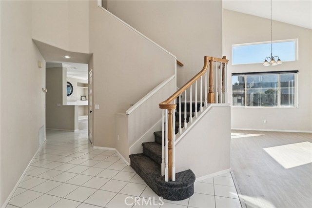 Detail Gallery Image 7 of 47 For 5667 Dartmoor Cir, Oceanside,  CA 92057 - 4 Beds | 3 Baths