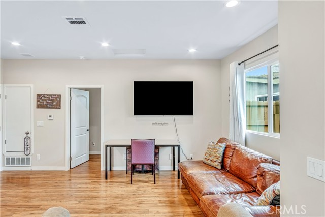 Detail Gallery Image 21 of 41 For 9022 Marlene Ave, Garden Grove,  CA 92841 - 6 Beds | 4 Baths