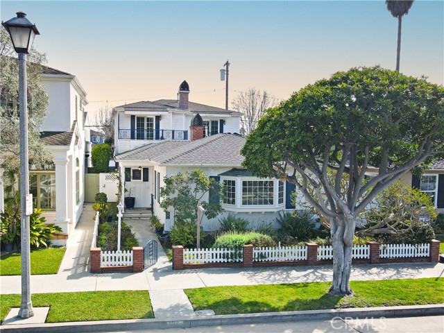 292 La Verne Avenue, Long Beach, California 90803, 5 Bedrooms Bedrooms, ,4 BathroomsBathrooms,Single Family Residence,For Sale,La Verne,PW24024031