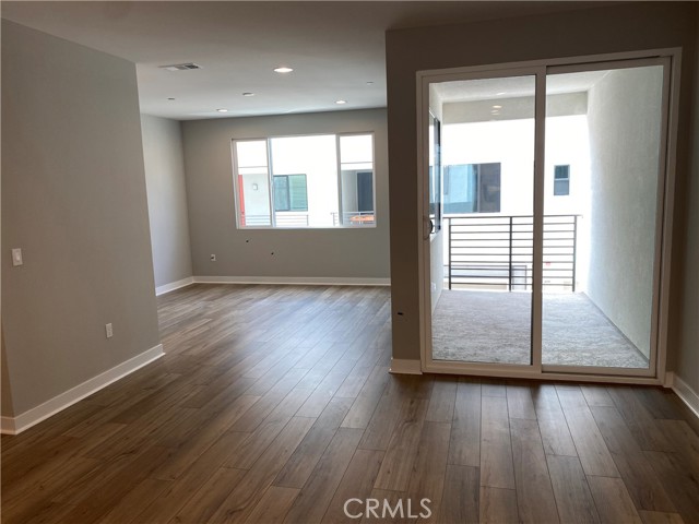 Detail Gallery Image 2 of 10 For 2127 Marine Walk, Gardena,  CA 90249 - 4 Beds | 3 Baths